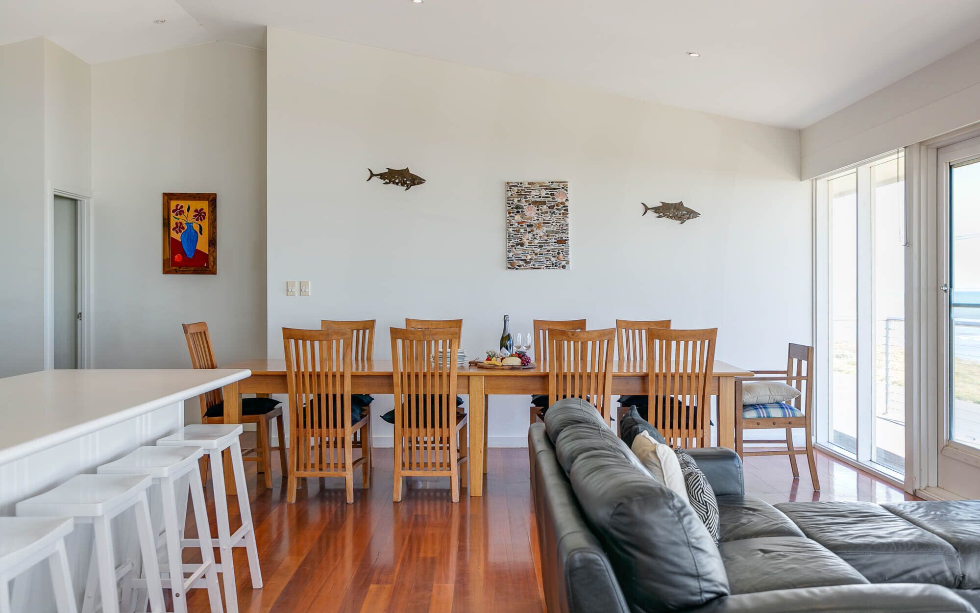 124 Surfers Pde - Beachfront — image 15