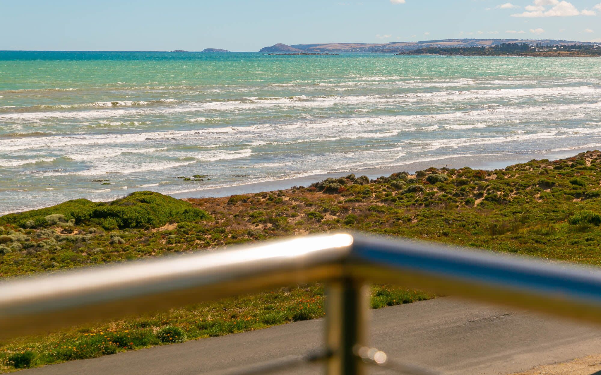 124 Surfers Pde - Beachfront — image 3