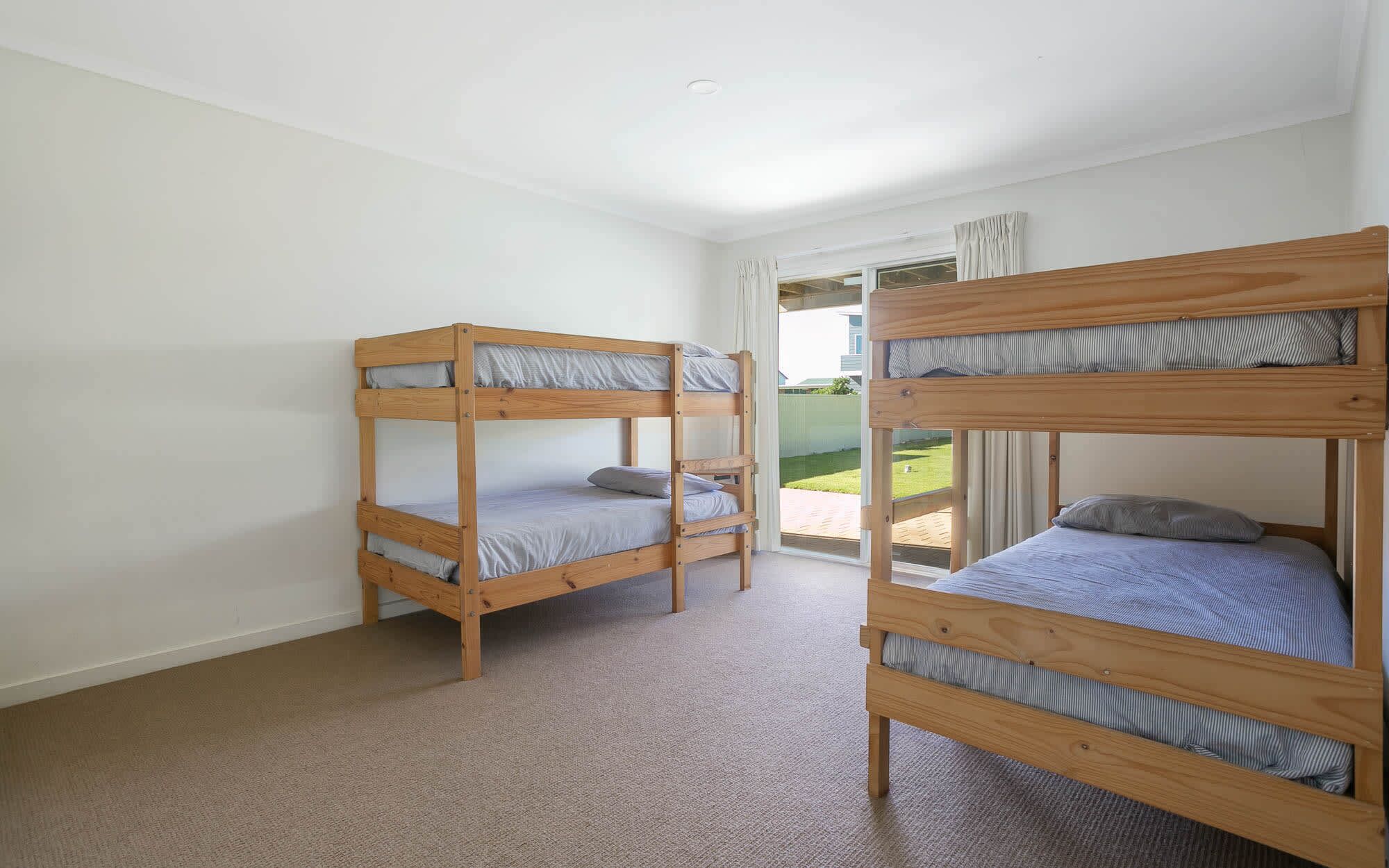 124 Surfers Pde - Beachfront — image 30