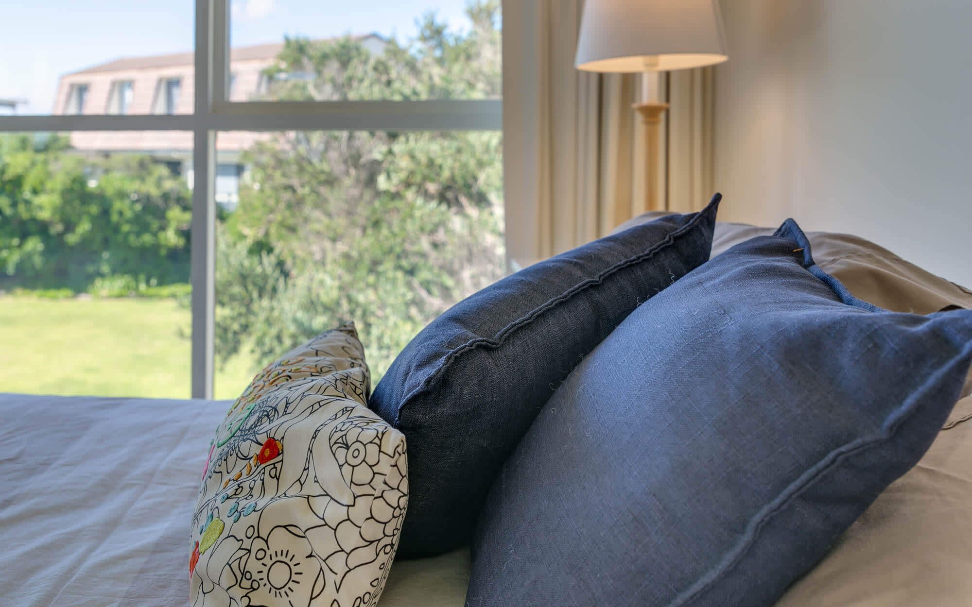 124 Surfers Pde - Beachfront — image 20