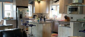 Beautifully Renovated, Central AC, wash/dryer, dishwasher, New Appliances.