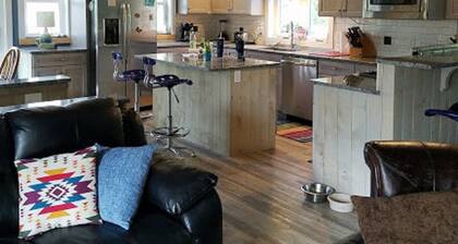 Kauniisti kunnostettu 2019, keskuslämmitys, pesukone / kuivausrumpu, astianpesukone, uudet kodinkoneet