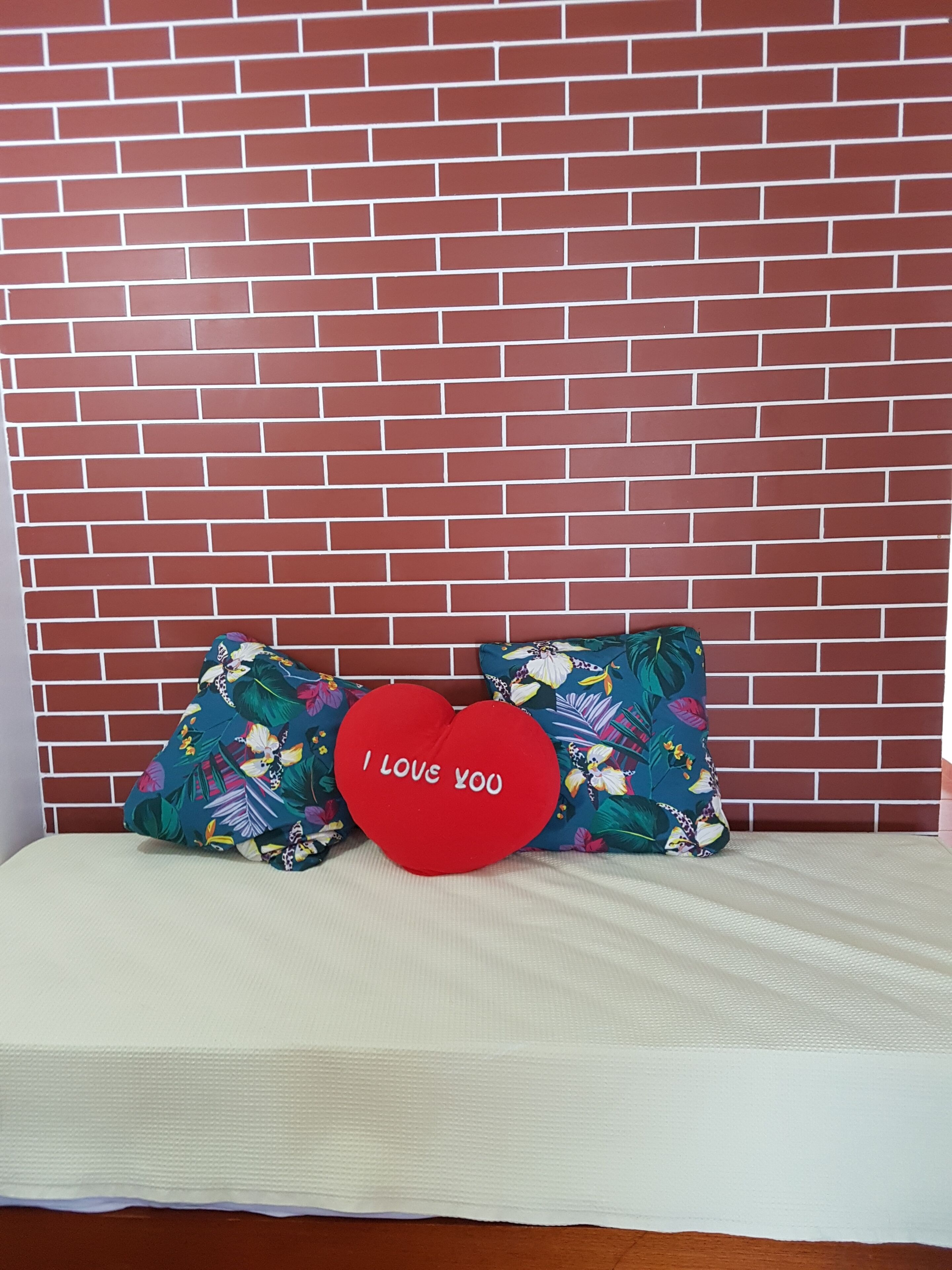 COZY APT IN THE DOOR-- BRING YOUR PET AND ENJOY!