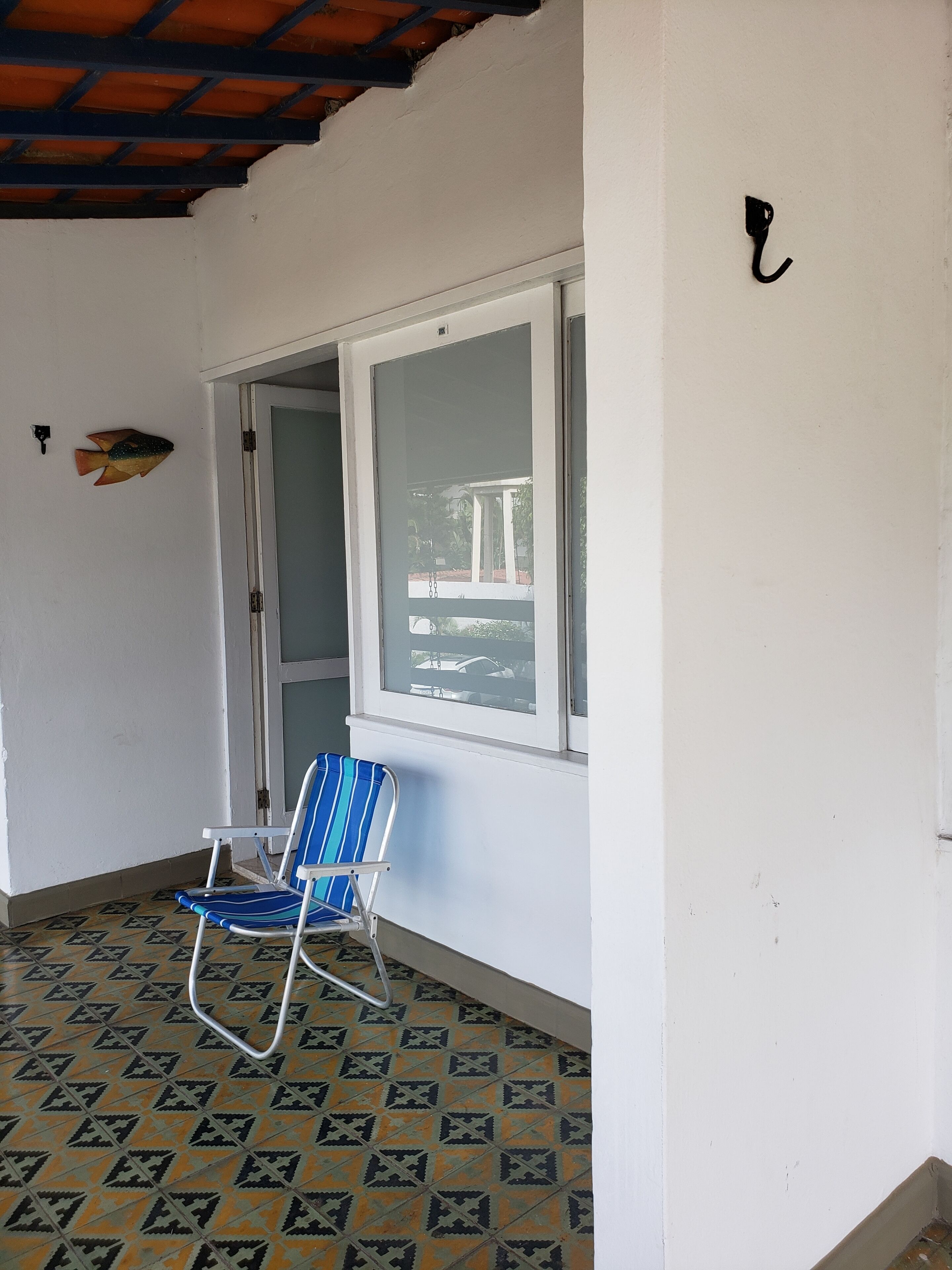 COZY APT IN THE DOOR-- BRING YOUR PET AND ENJOY!