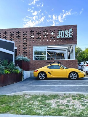 Property grounds - Comfortable #Staycay Close to Everything In Dallas (Dallas)