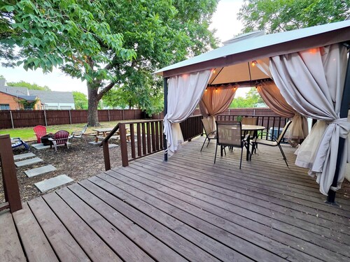 Comfortable #Staycay Close to Everything In Dallas