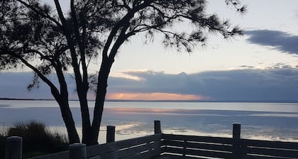 Estuaarin ranta - näkymä parvekkeelta!