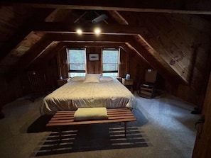 4 habitaciones, escritorio, tabla de planchar con plancha y wifi
