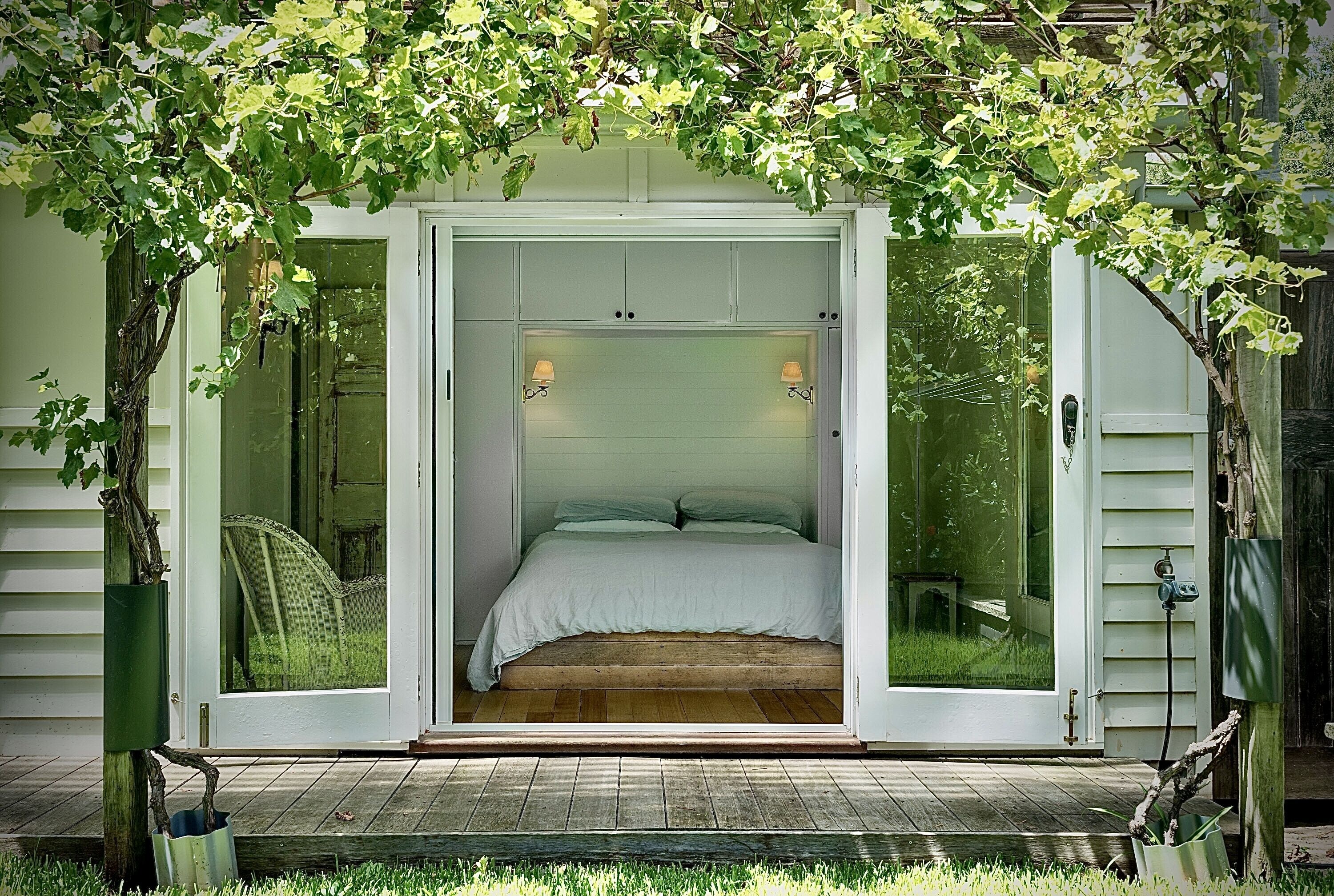 Whitelodge on Long Island 100 metres to beach, pet friendly 