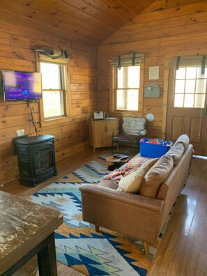 TV, fireplace, Hulu, DVD player