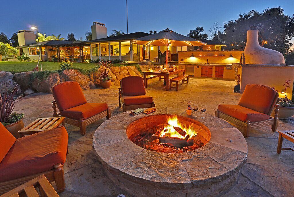 Bella Vista - Designer Comfort & Private Tennis Court in Carpinteria