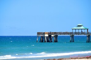Camastros y toallas de playa 