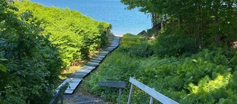 Oceanfront Private Ocean Access to a small sandy beach Unobstructed Water Views 