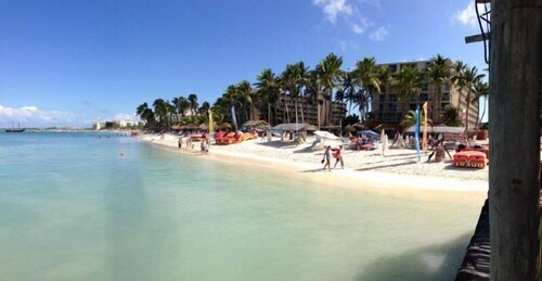 Aruba Gold Coast 2 / Bett / 2. 5 Bad Stadthaus / Gated Community