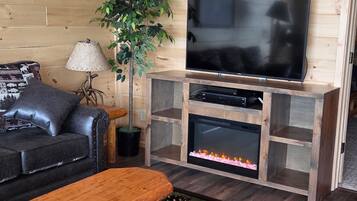 TV connectée, cheminée, lecteur de DVD, chaßne hi-fi