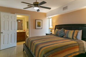 2 bedrooms, in-room safe, desk, iron/ironing board