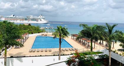 5 Star Luxury Condo with Awesome Ocean View!