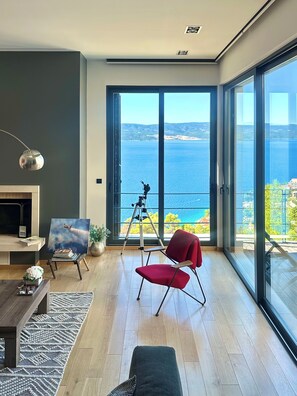 Interior - Luxury villa • Breathtaking views • Prime location (Mimice)