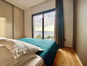 4 bedrooms, in-room safe, desk, iron/ironing board - Exclusive location with privacy and amazing panoramic view (Mimice)