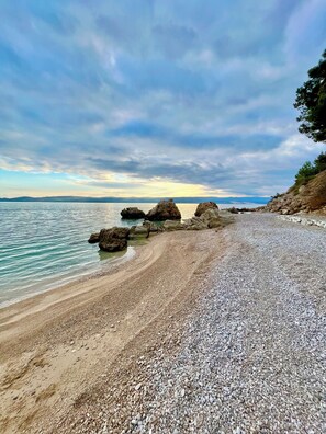 Beach nearby, sun-loungers, beach towels - Luxury villa • Breathtaking views • Prime location (Mimice)