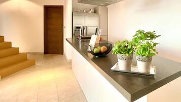 Fridge, microwave, oven, stovetop