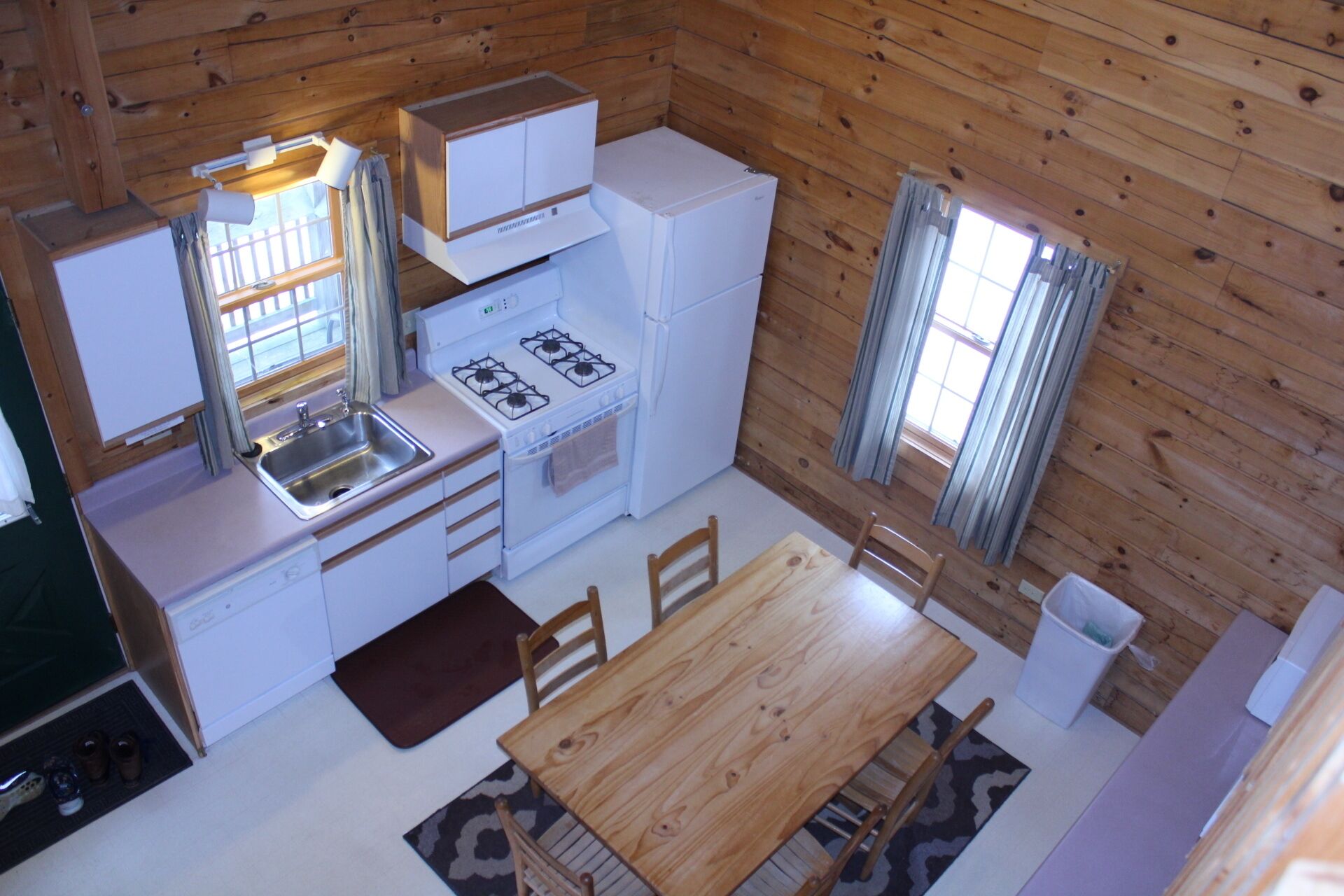 Adventure Awaits! Luxury Log Home at Double JJ Resort