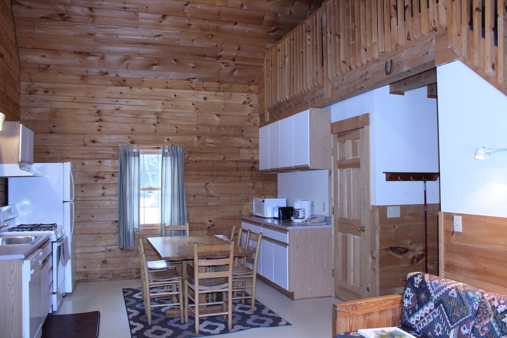 Adventure Awaits! Luxury Log Home at Double JJ Resort