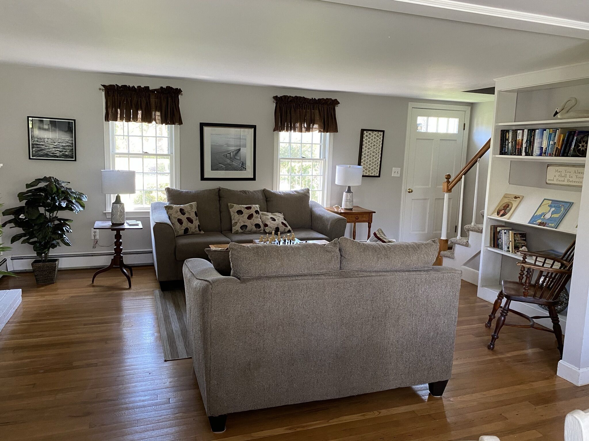 Great location with in-law suite... walk to the Beach and the Village of Dennis!