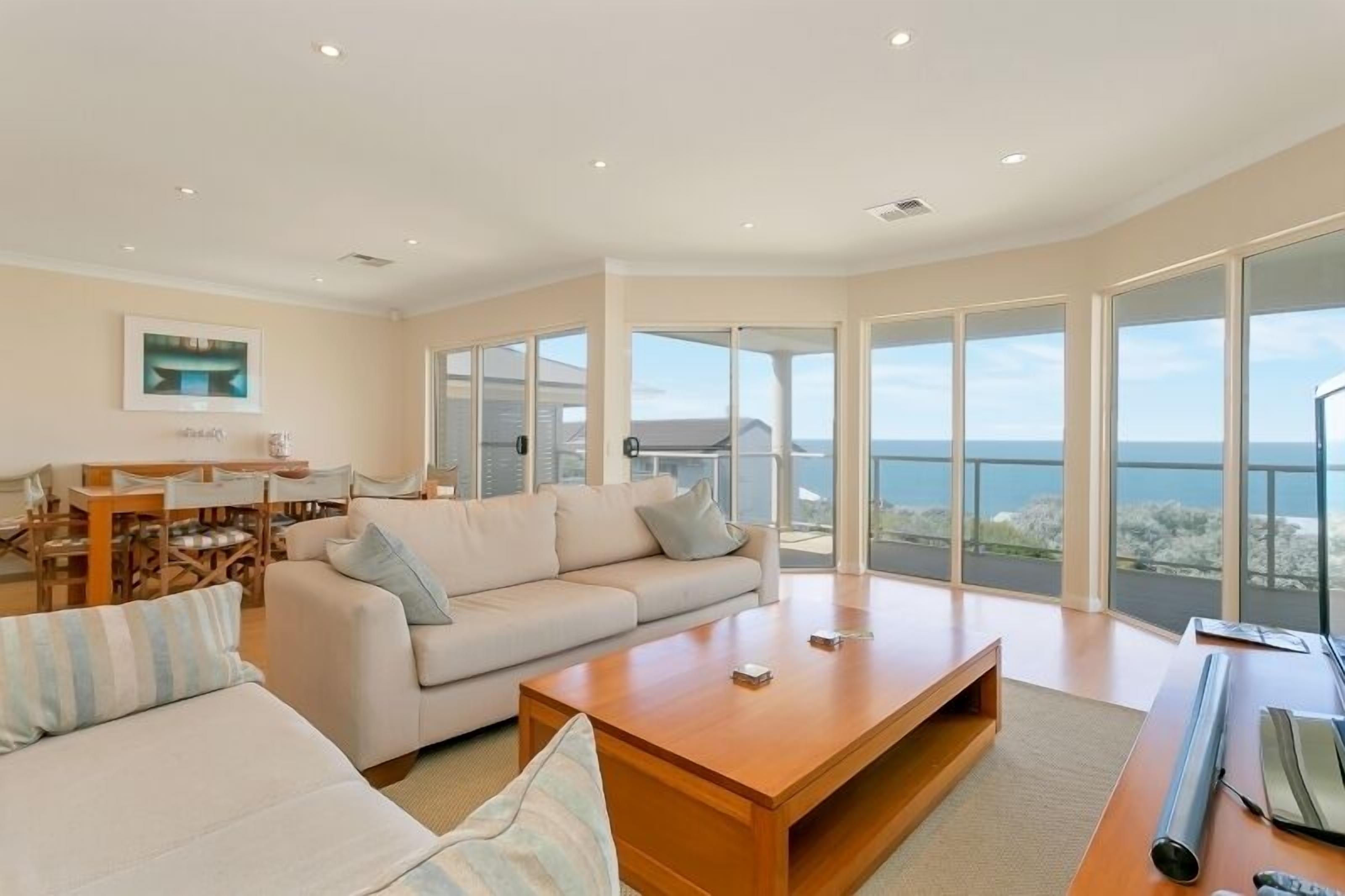 139 Seagull Ave-Pets Negotiable-Wi-Fi