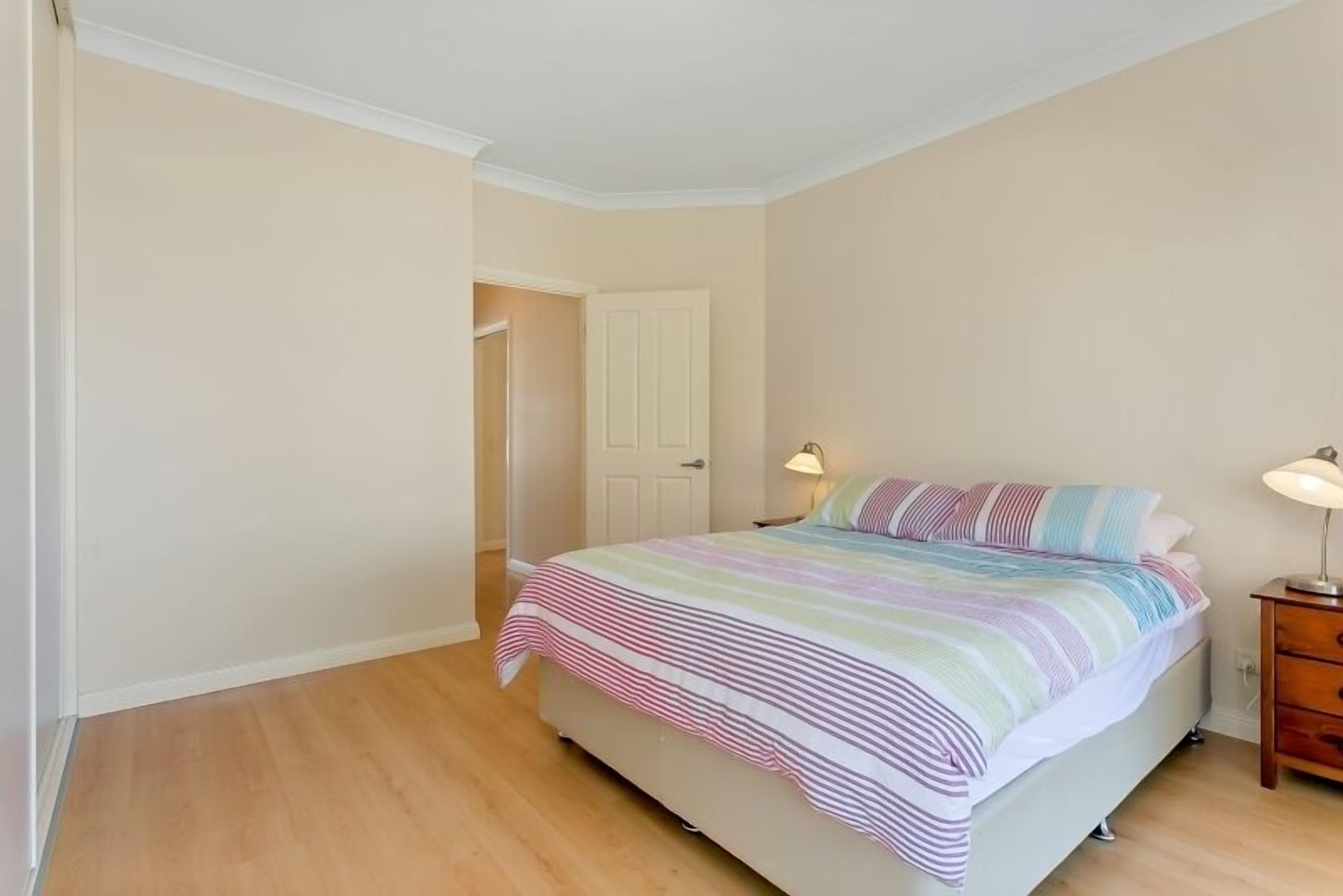 139 Seagull Ave-Pets Negotiable-Wi-Fi — image 21