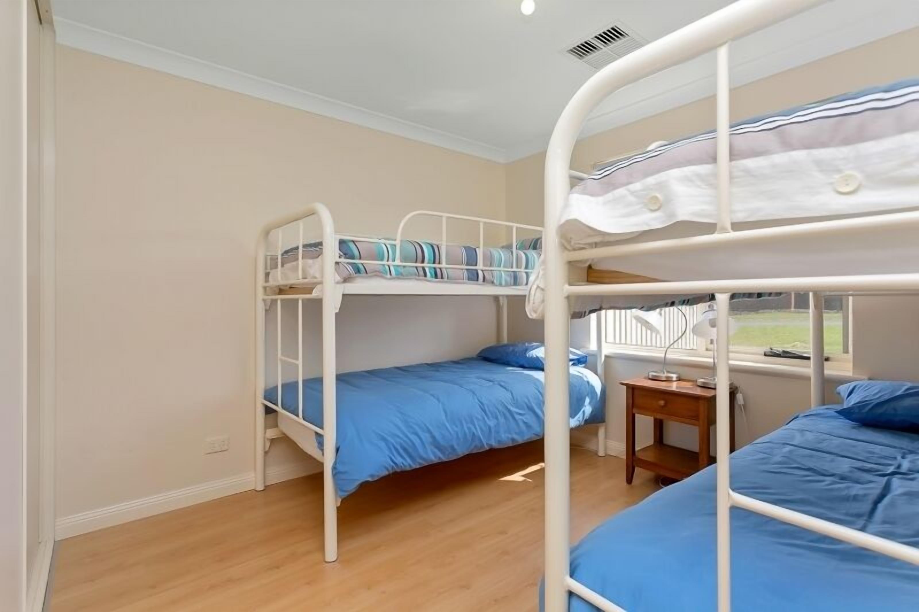 139 Seagull Ave-Pets Negotiable-Wi-Fi — image 23