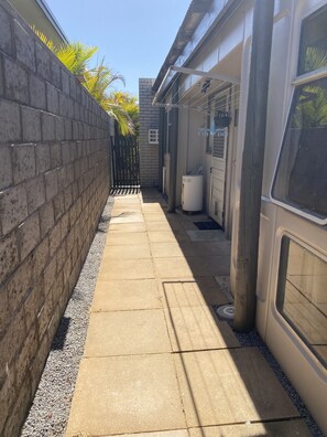 Property grounds - Murchison Waters Accommodation (Kalbarri)