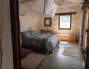1 chambre, fer et planche à repasser, draps fournis