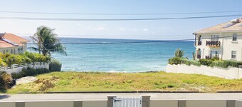 Spacious Oceanview One Bedroom Apartment