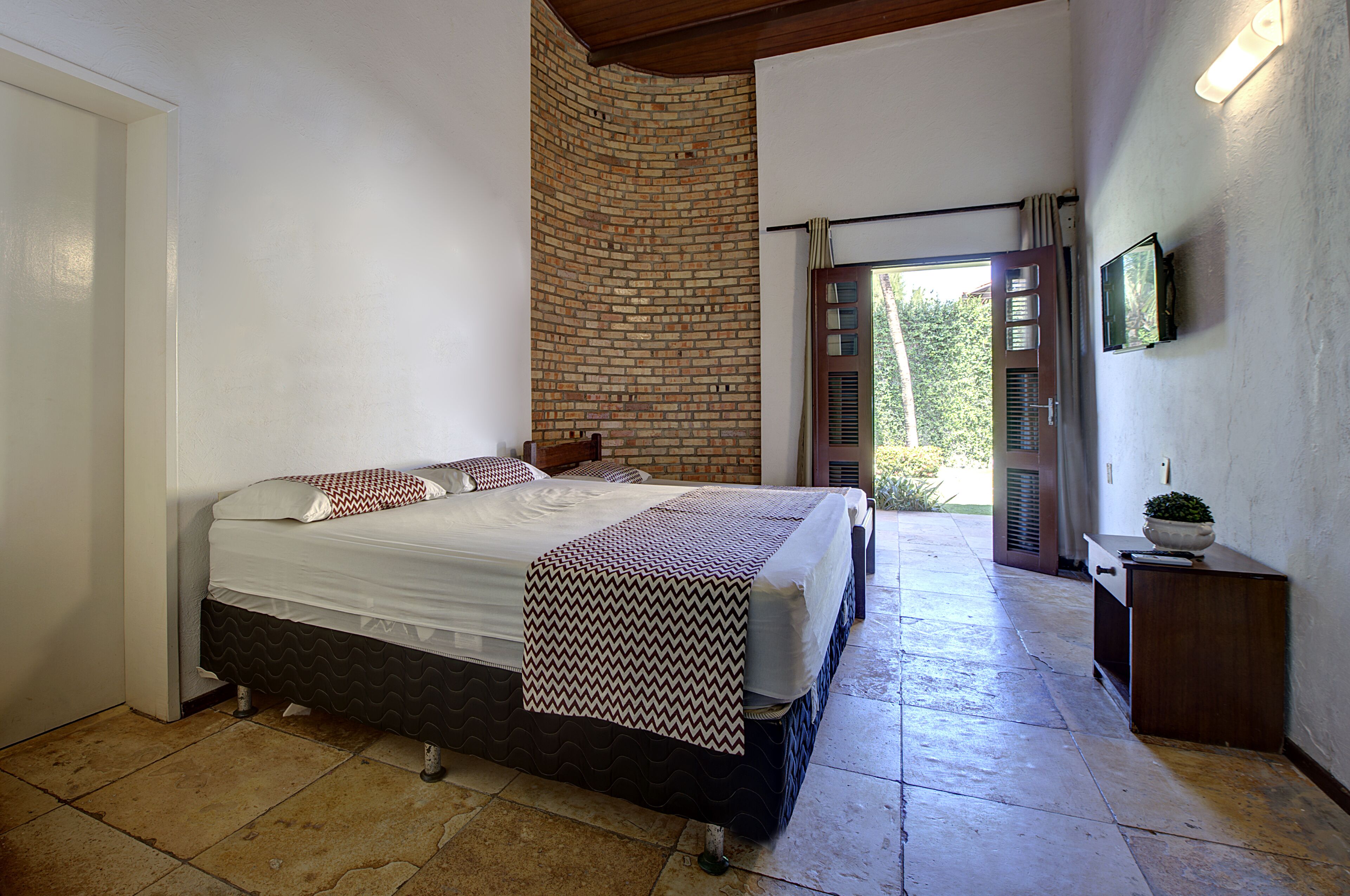 Luxury House BEACH PARK-7 SUITES AR / TV-27 People-50m from Beach