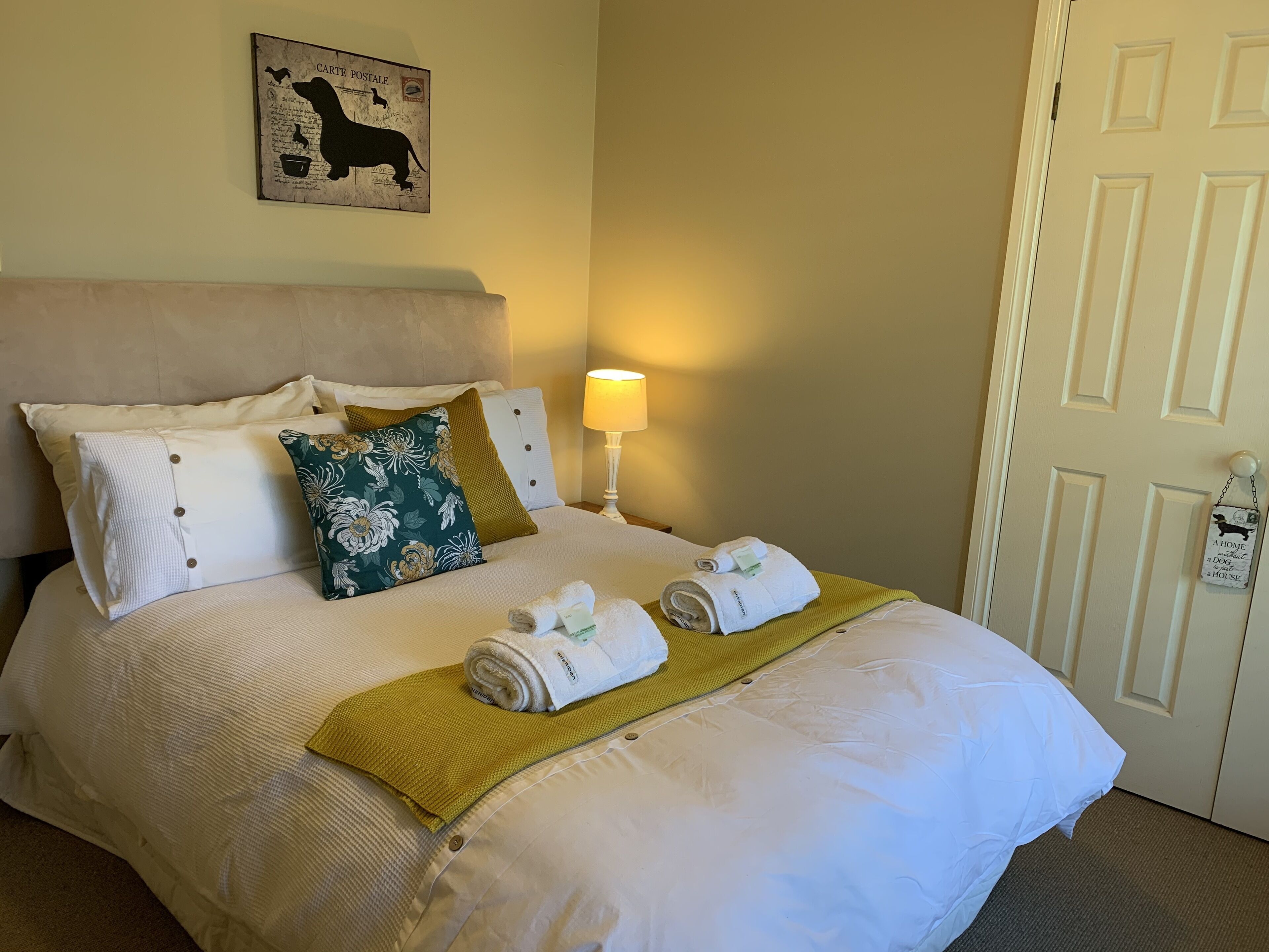 Sherwood Park - A rural atmosphere in town / set on 2 acres