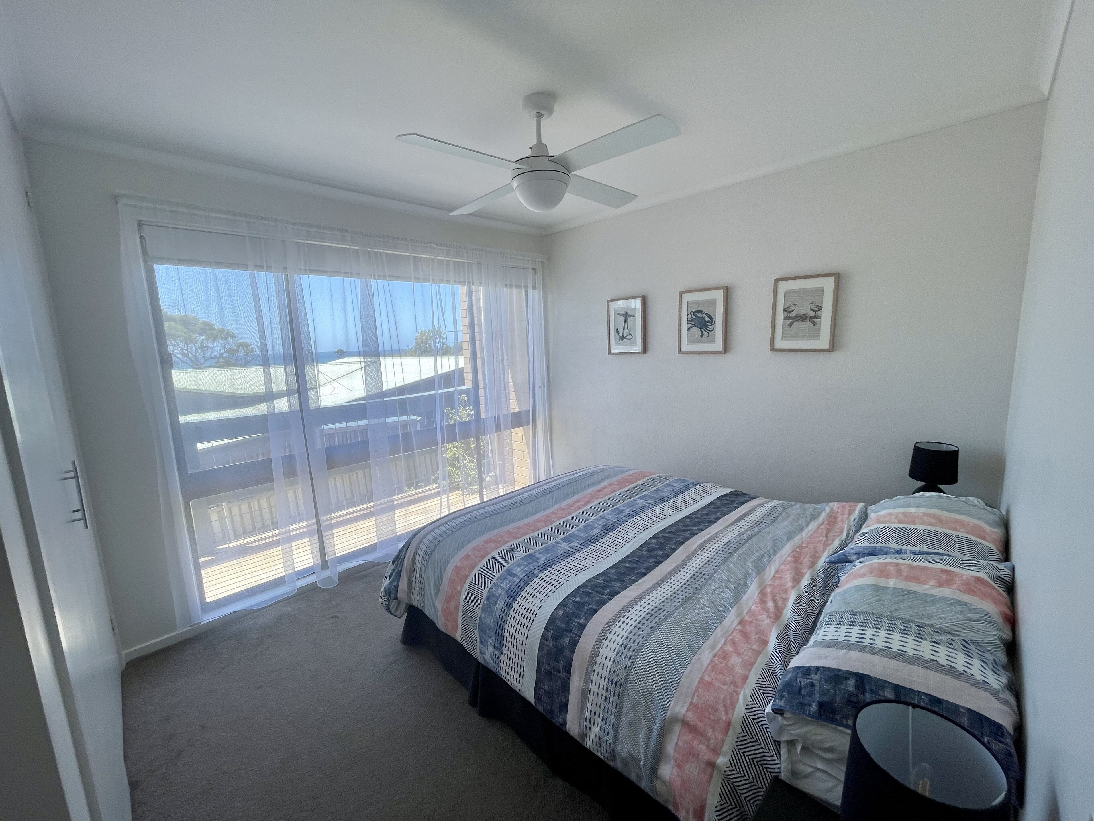 One block from the surf beach, ocean views