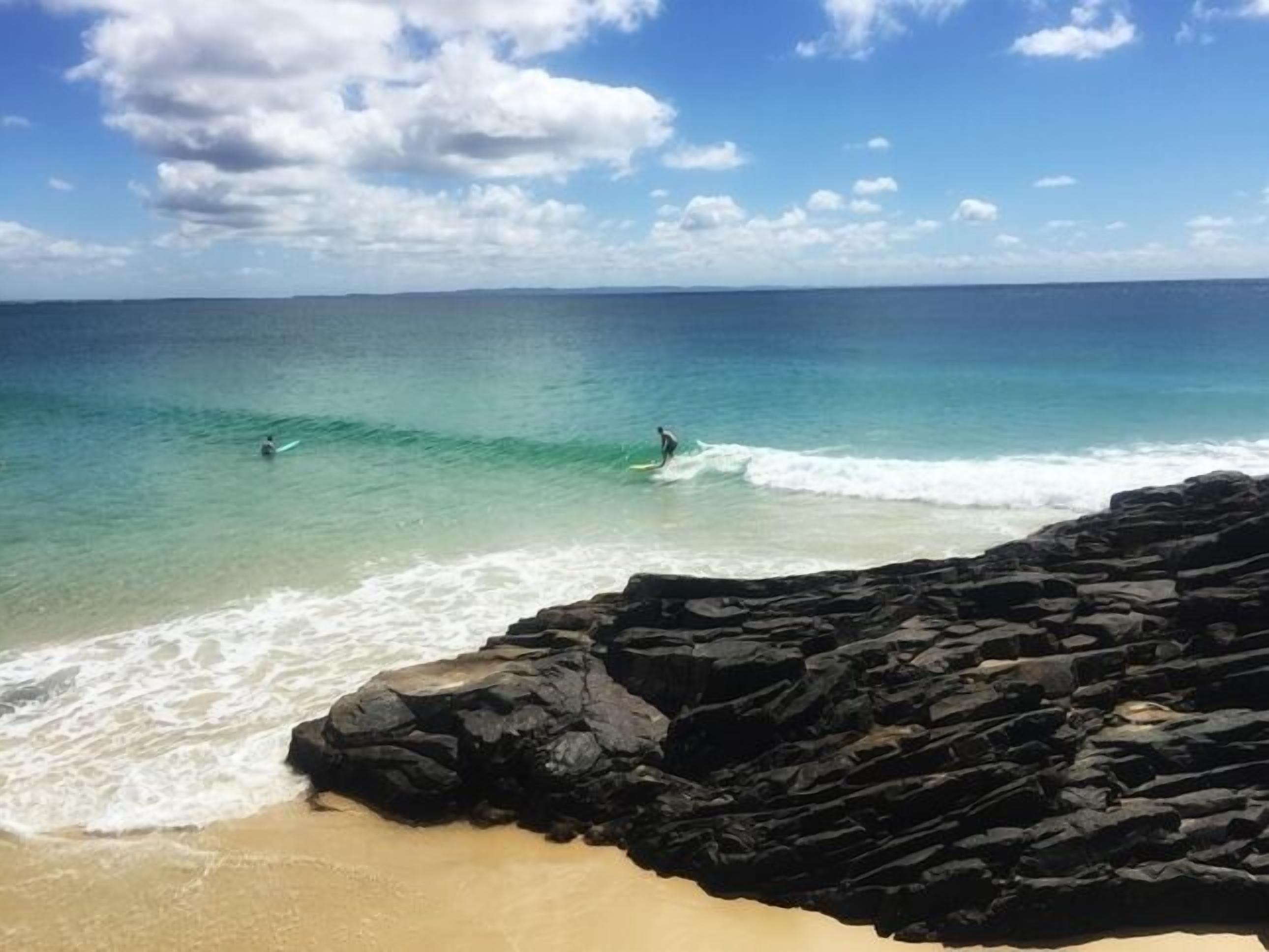 Dee's Retreat - Oceanview Apartments — image 25