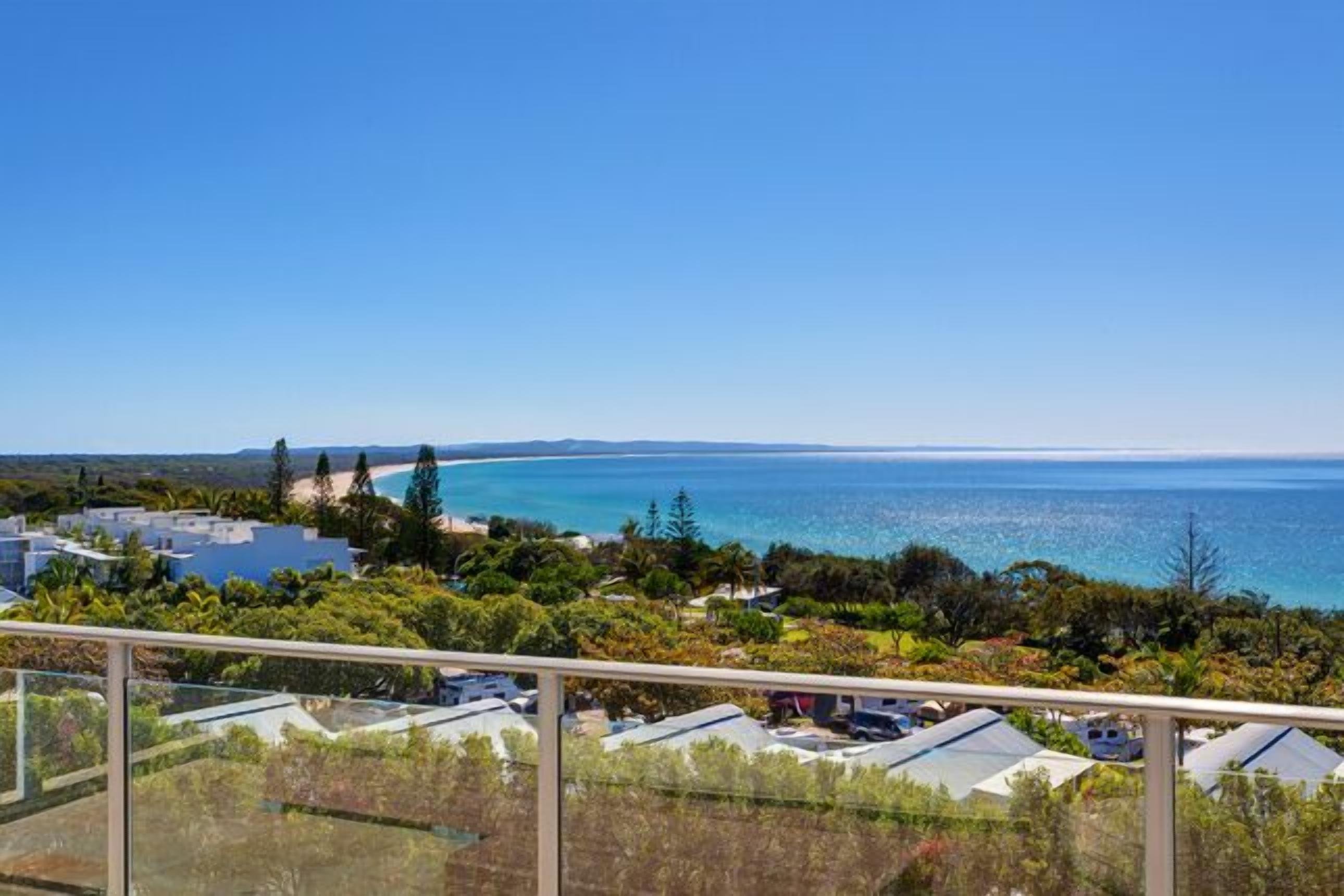 Dee's Retreat - Oceanview Apartments — image 8