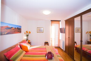 4 Schlafzimmer, Bügeleisen/Bügelbrett, kostenloses WLAN, Bettwäsche