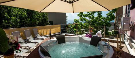 Bain à remous extérieur