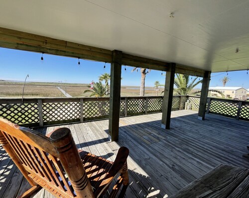 Bay House- Excellent Fishing House With Large Lighted Pier At The Caney Creek "Y