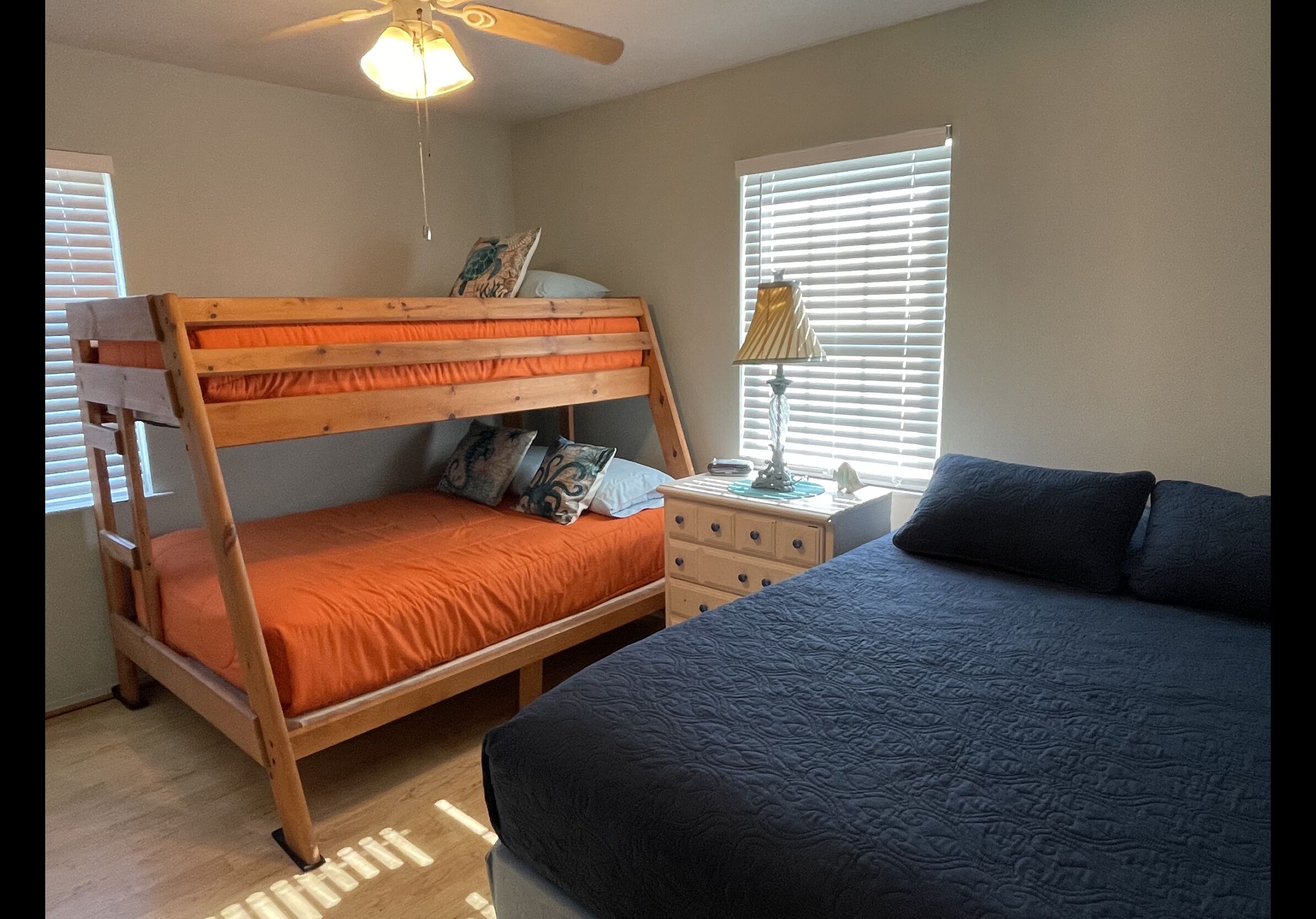 Bay House- Excellent Fishing House With Large Lighted Pier At The Caney Creek "Y