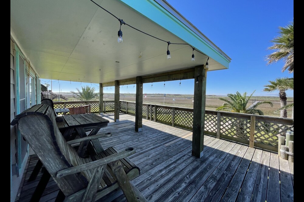 Bay House- Excellent Fishing House With Large Lighted Pier At The Caney Creek "Y