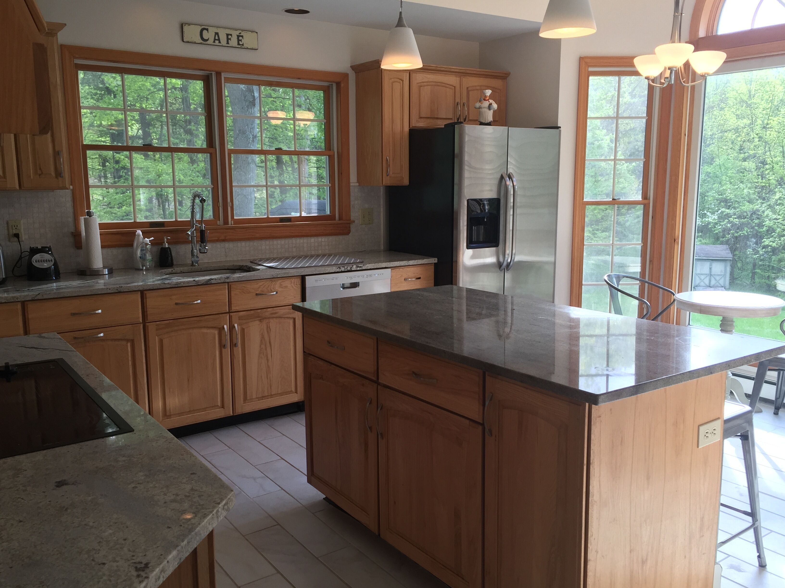 Large private countryside escape, nestled on 3 private acres, pond, private.