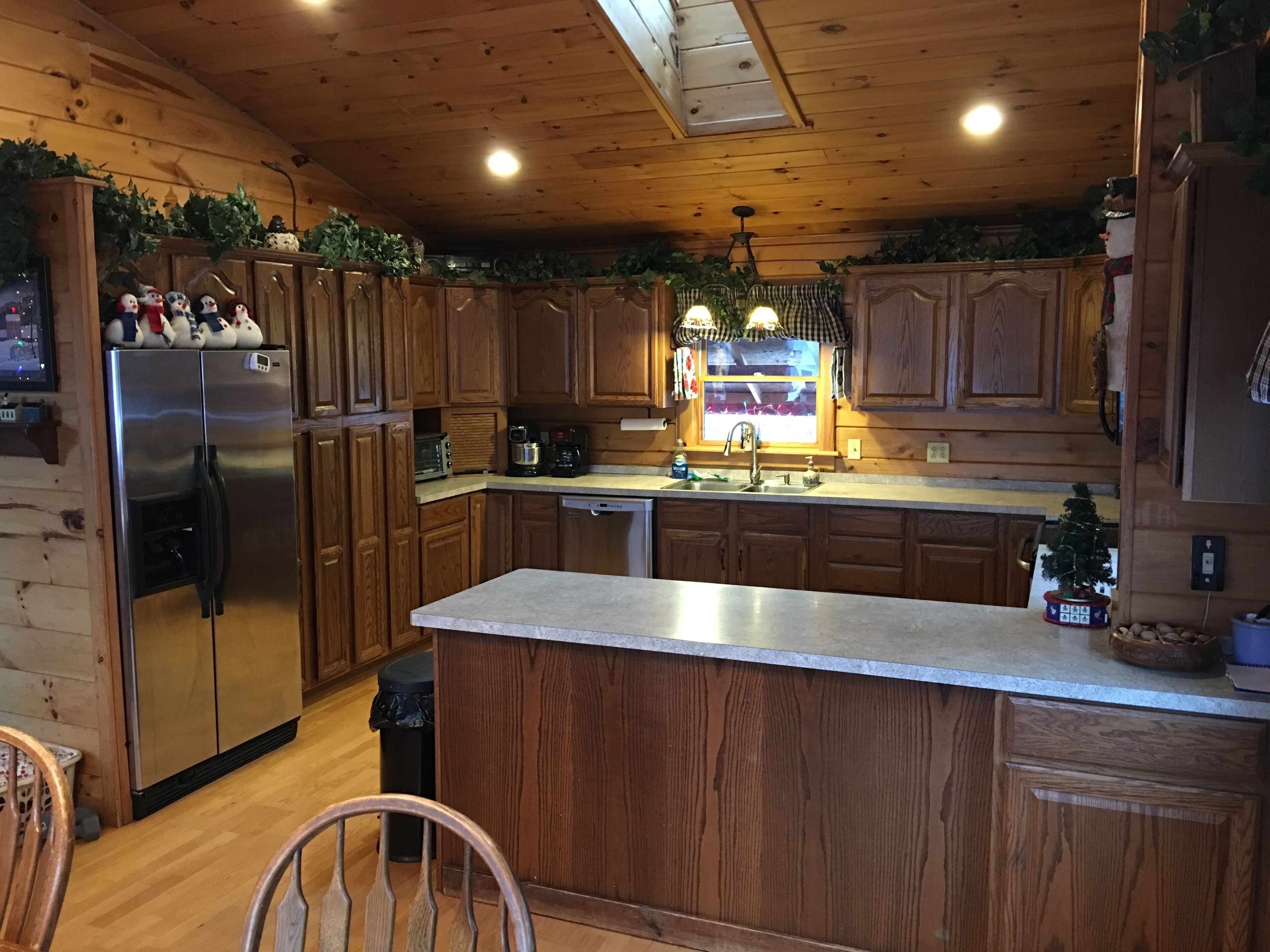 Paradise getaway log home with pool - Cazenovia 10 min away