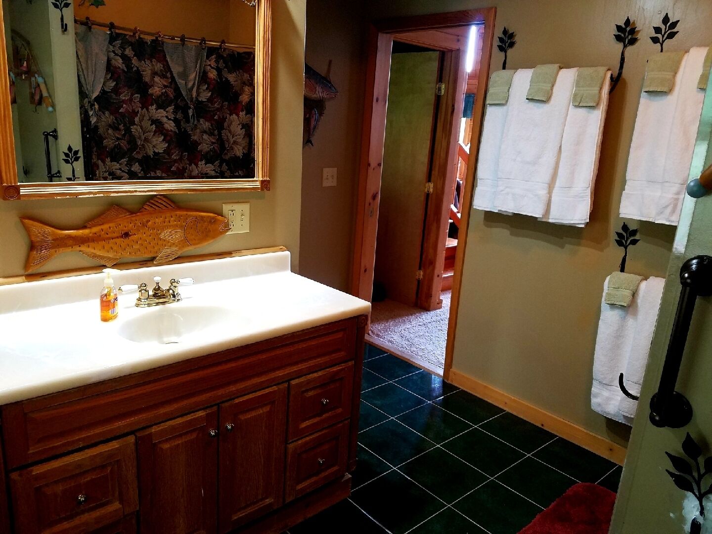 All soap, shampoo, towels and bed linens are provided.