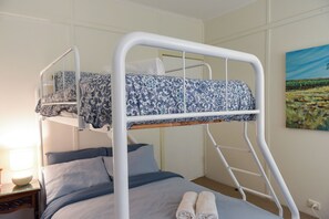2 chambres, fer et planche à repasser, lit parapluie, Wi-Fi gratuit