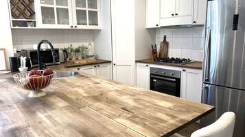 Fridge, microwave, oven, stovetop