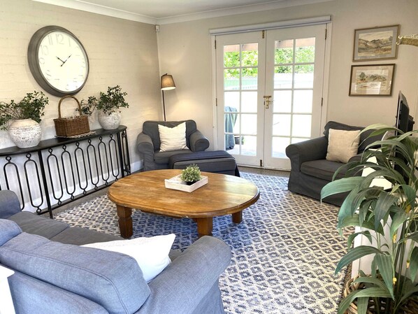 TV, DVD player, stereo, offices